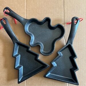 Set of 3 Cast Iron Holiday Pans Christmas Baking Mold New